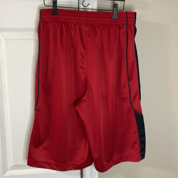Nike red and black basketball shorts mens size M - Picture 2 of 3